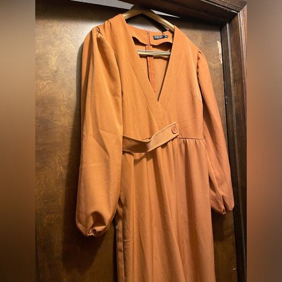 NastyGal Belted Detail Puff Sleeve Flared Jumpsuit - Picture 7 of 10